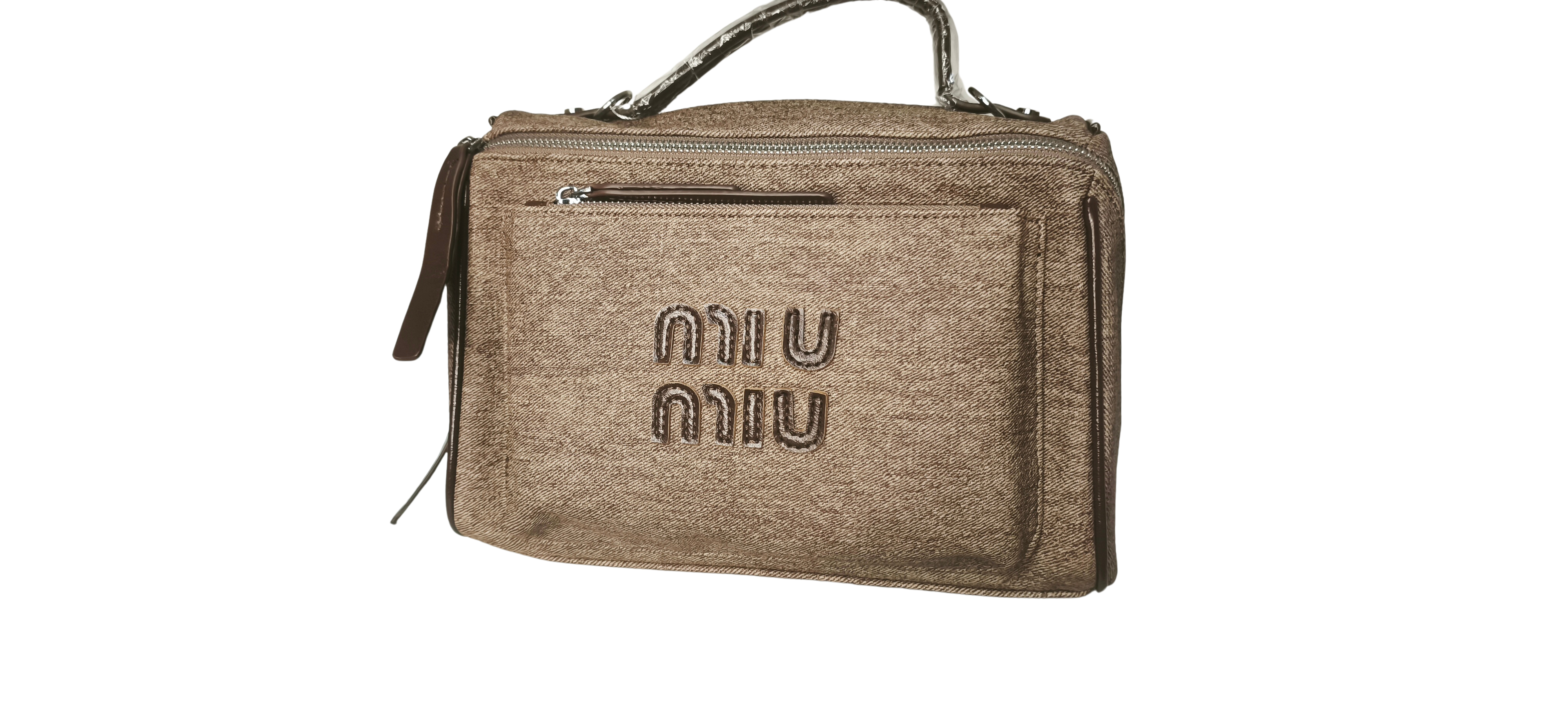 👜 Cartera Miu Miu Café Denim Texturizado