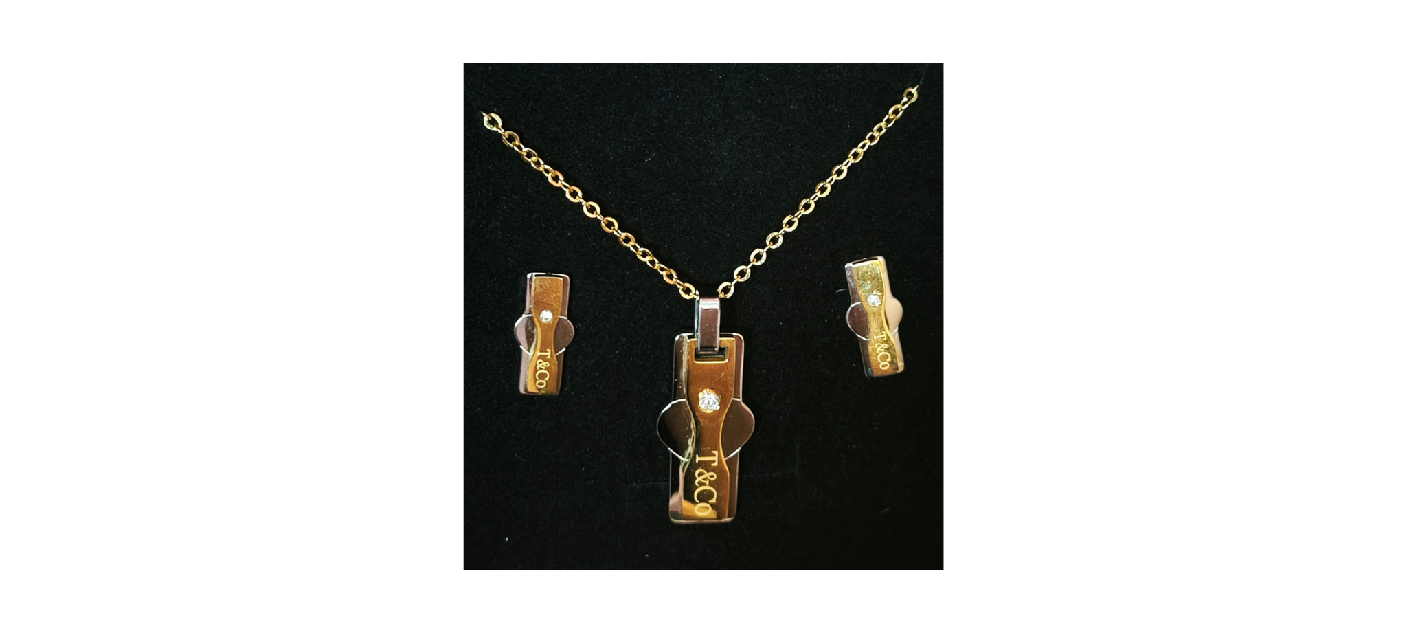 Set Collar y Aros T&Co con Detalle Central y Brillante ✨💛